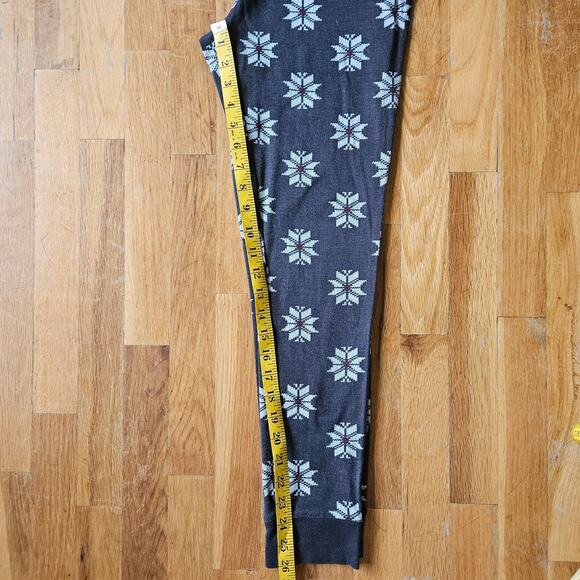 Hearth & Hand Pajama Set Womens M Gray Nordic Snowflake Henley Top & Joggers - Picture 9 of 15